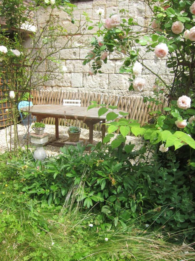 Le Murmure De La Falaise Bed and Breakfast Beaumont-le-Roger Exterior foto